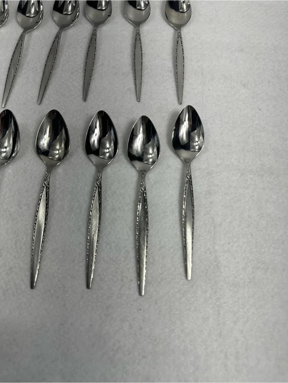 Oneida Community Stainless Flatware Tea Spoon Vintage 12 Pieces Dish-9-F In very